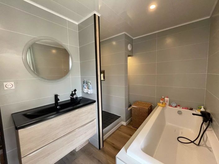 Image No.10-4 Bed House for sale