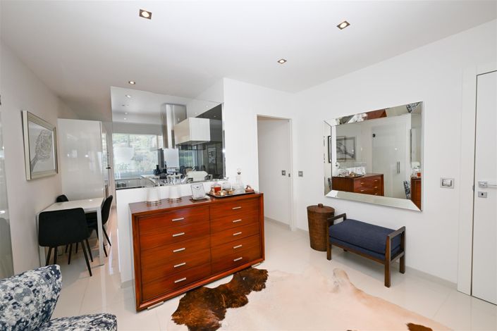 Image No.19-3 Bed Apartment for sale