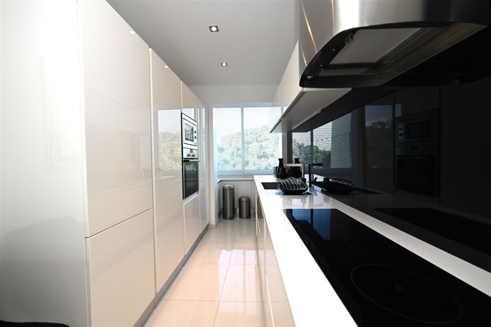 Image No.21-3 Bed Apartment for sale