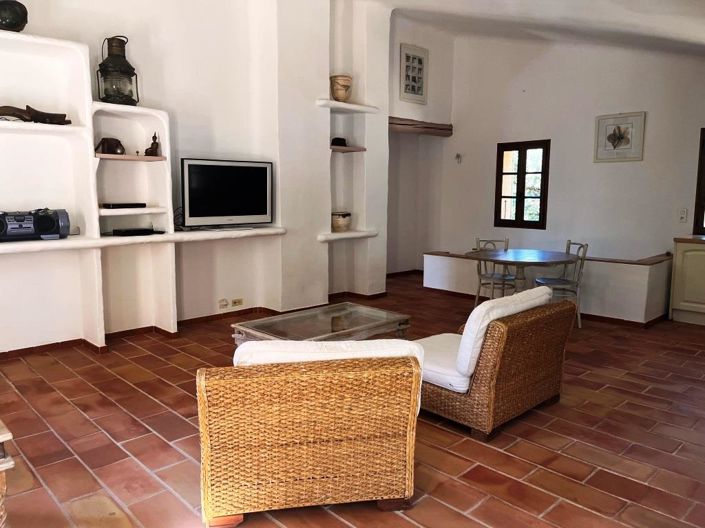 Image No.2-Maison de 1 chambre à vendre à La Garde-Freinet