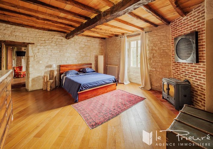 Image No.10-8 Bed House for sale