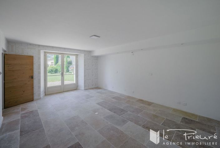 Image No.12-8 Bed House for sale