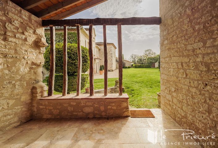 Image No.6-8 Bed House for sale