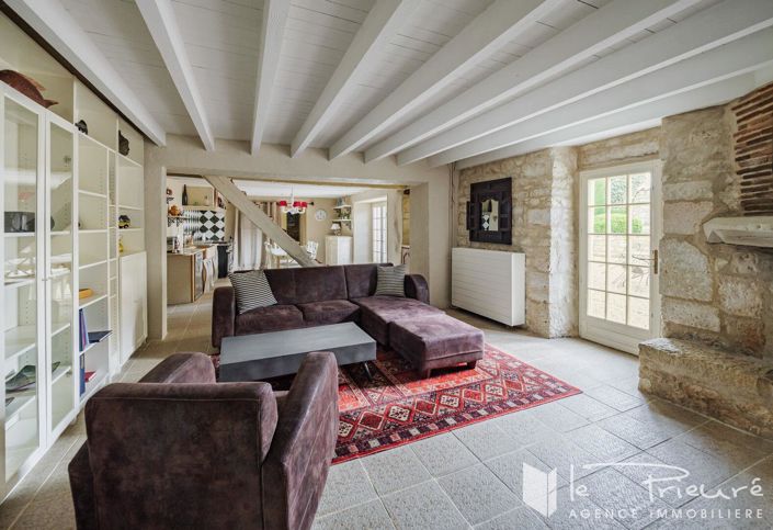 Image No.9-8 Bed House for sale