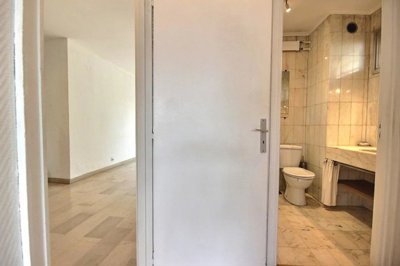 a2dponv1y8qz8wc814