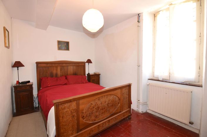 Image No.24-5 Bed House for sale