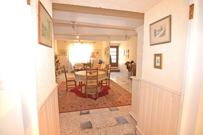 Image No.9-5 Bed House for sale