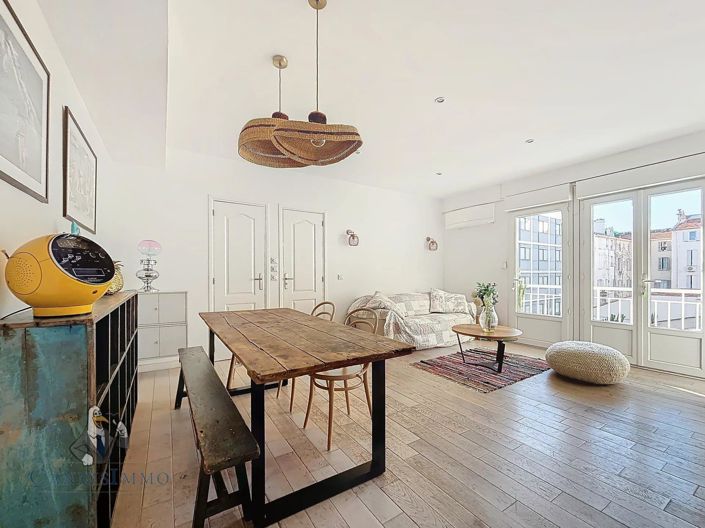 Image No.2-Appartement de 2 chambres à vendre à Cannes