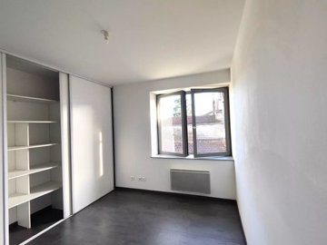 ab7zttr242j9v3585