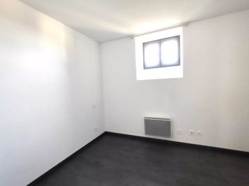 ab7zttr242j9v3587