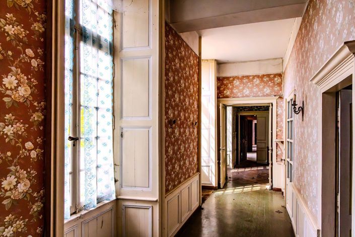 Image No.14-8 Bed Property for sale