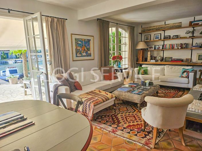 Image No.3-6 Bed House for sale