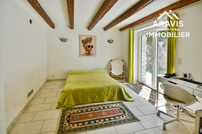 Image No.17-3 Bed House for sale