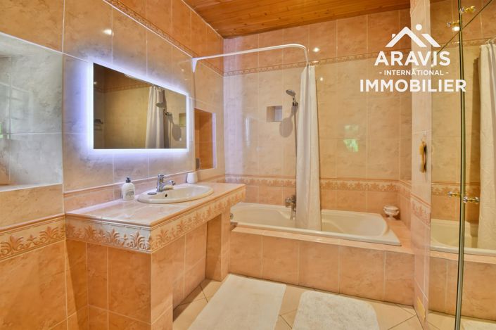 Image No.18-3 Bed House for sale