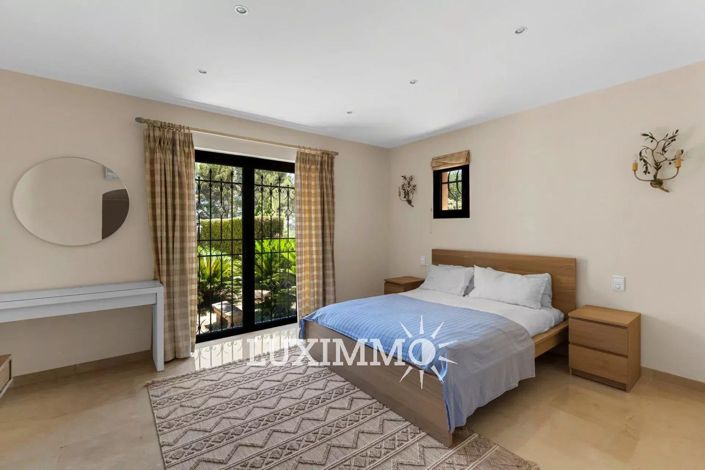Image No.10-6 Bed House for sale