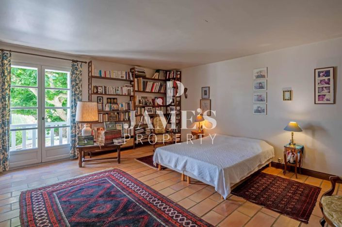 Image No.12-5 Bed House for sale