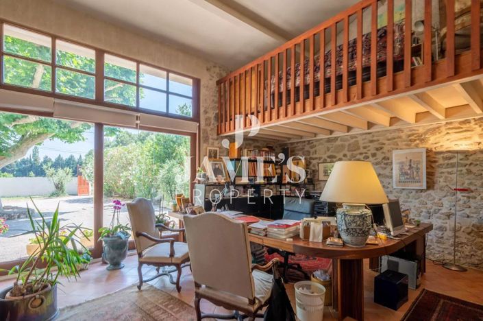 Image No.8-5 Bed House for sale