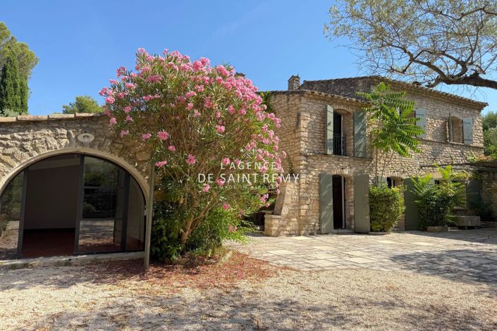 Image No.1-5 Bed House for sale