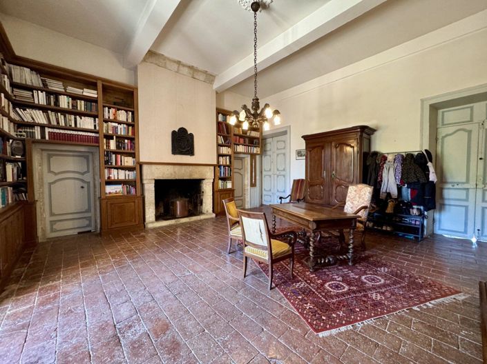 Image No.15-3 Bed Property for sale