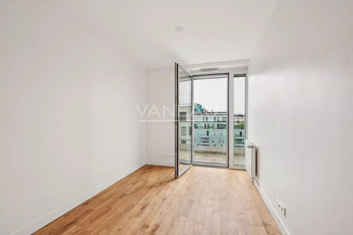 Image No.11-3 Bed Apartment for sale