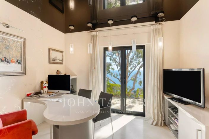 Image No.14-4 Bed House for sale