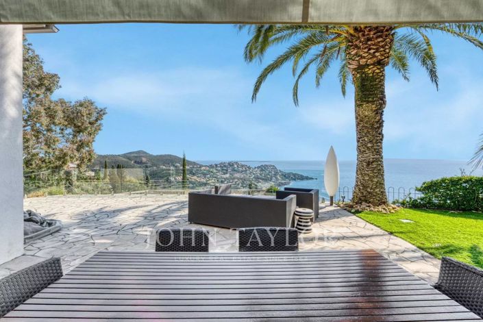 Image No.6-4 Bed House for sale