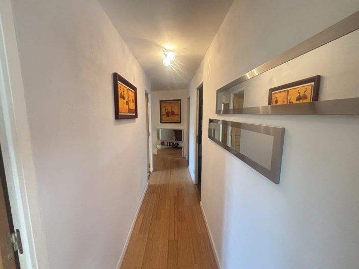 Image No.9-4 Bed House for sale