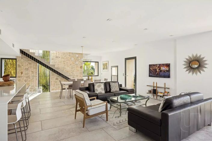 Image No.20-4 Bed House for sale