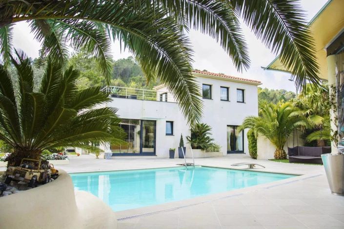 Image No.1-5 Bed House for sale