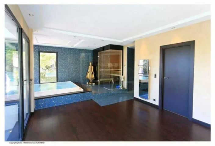 Image No.12-5 Bed House for sale