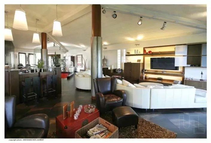 Image No.9-5 Bed House for sale