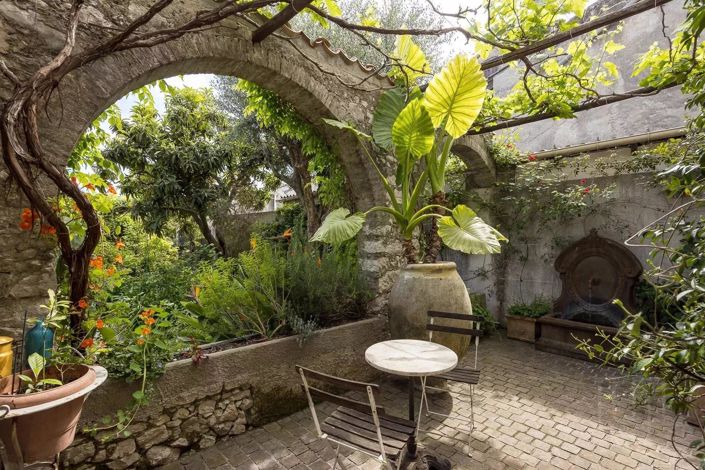 Image No.10-6 Bed House for sale