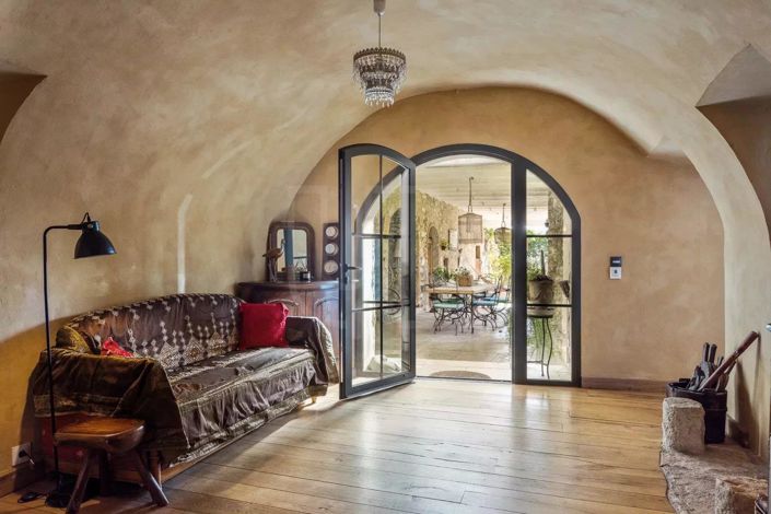 Image No.19-6 Bed House for sale