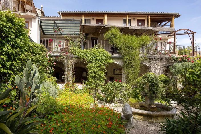 Image No.20-6 Bed House for sale