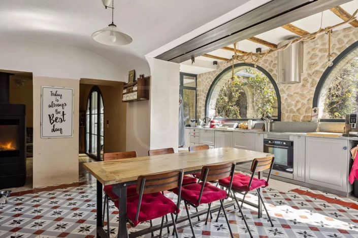 Image No.9-6 Bed House for sale