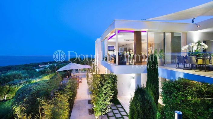 Image No.14-7 Bed House for sale