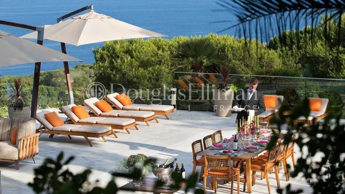 Image No.18-7 Bed House for sale