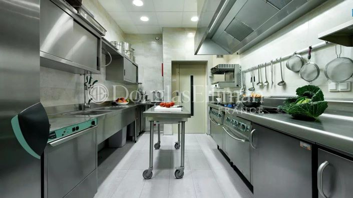 Image No.28-7 Bed House for sale