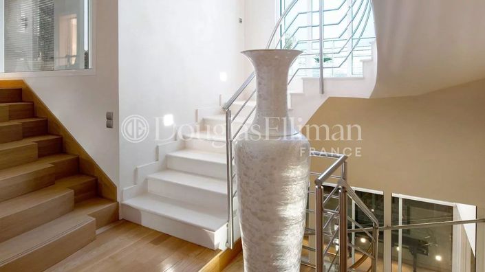 Image No.29-7 Bed House for sale