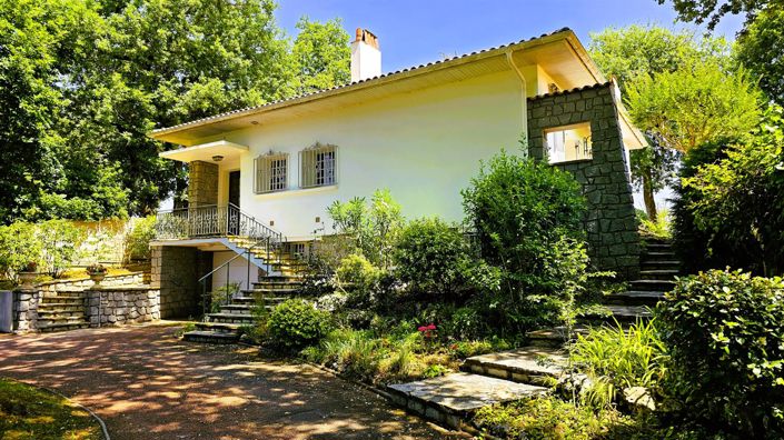 Image No.1-4 Bed House for sale