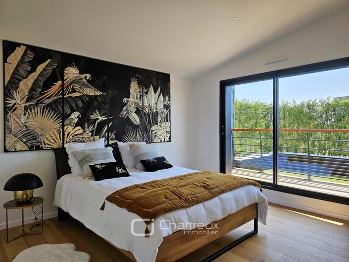 Image No.8-4 Bed House for sale