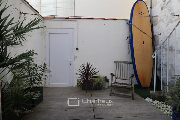 Image No.17-7 Bed House for sale