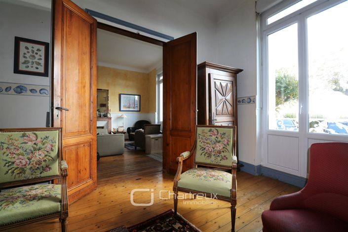 Image No.4-7 Bed House for sale