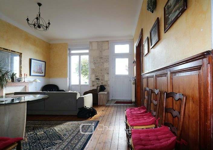 Image No.9-7 Bed House for sale