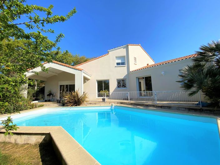 Image No.1-5 Bed House for sale