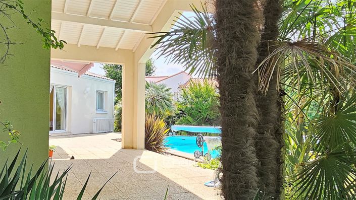 Image No.2-5 Bed House for sale