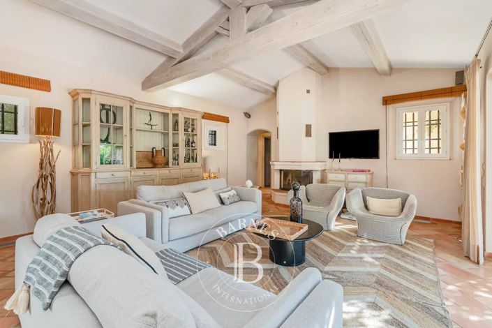 Image No.5-5 Bed House for sale