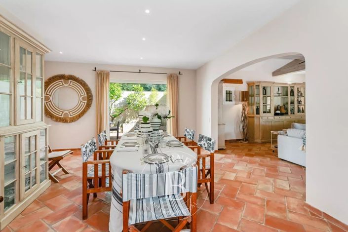 Image No.6-5 Bed House for sale