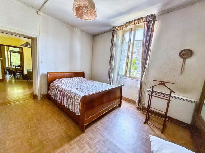 Image No.10-5 Bed House for sale