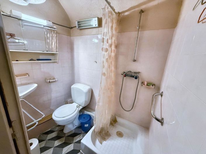 Image No.12-5 Bed House for sale